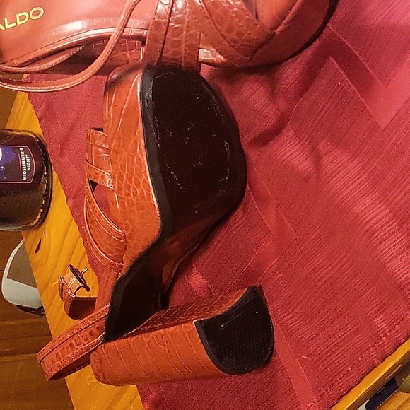Aldo red strappy platform heels - Picture 2 of 3